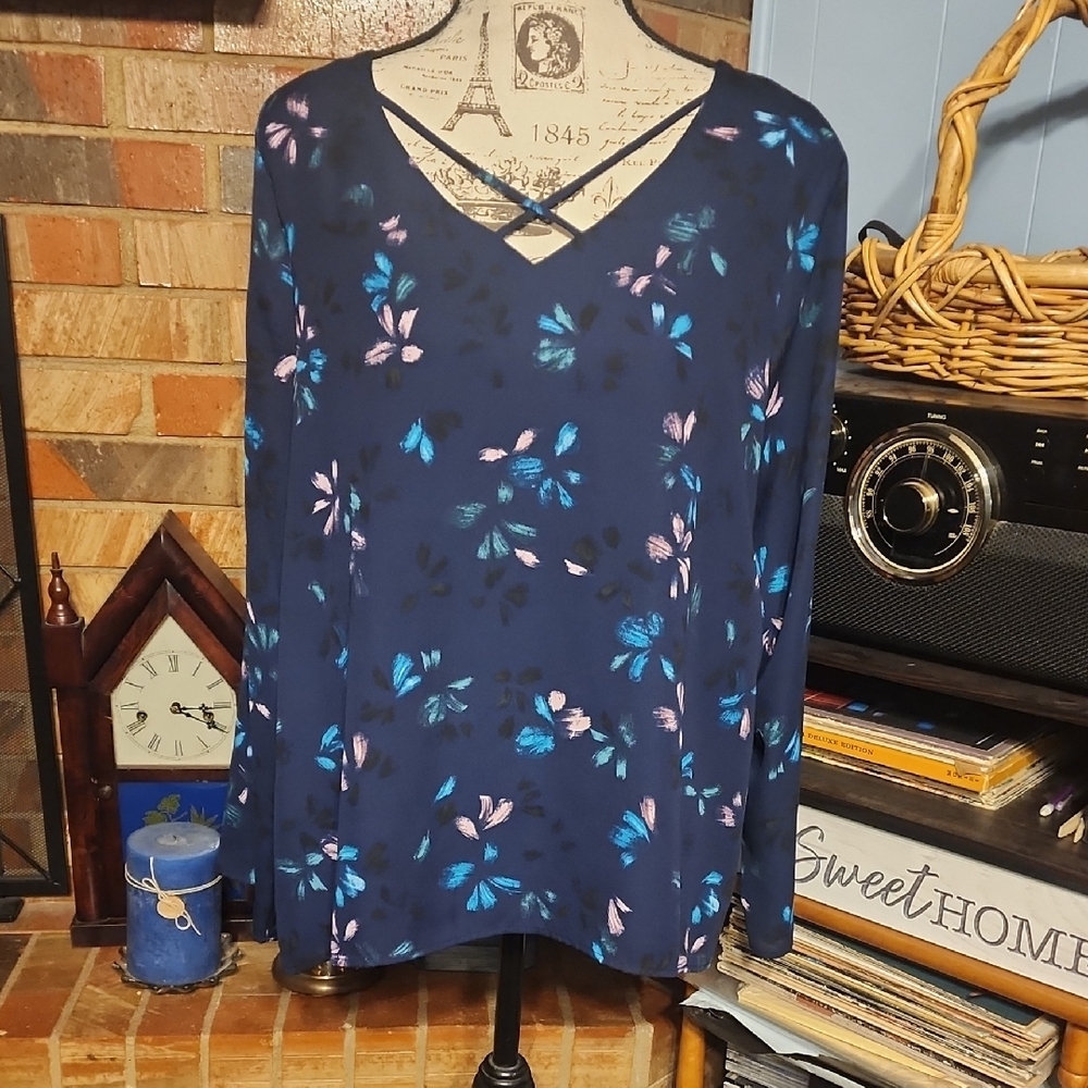 ‼️50%_5+Bundles‼️ Apt. 9 Blue Floral Blouse with Long Sleeves B2